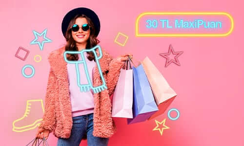 Moda kampanyasına yönelik elinde alışveriş poşetleri tutan genç kız